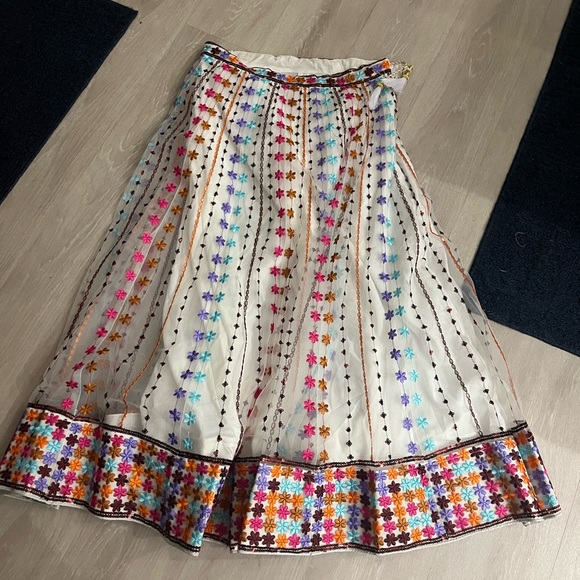 White colorful lehenga - three pieces - formal Indian wedding - Picture 8 of 8